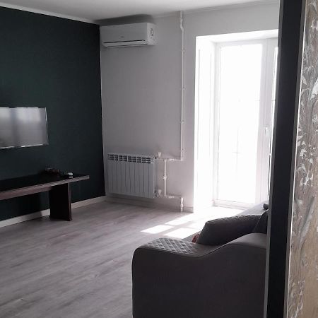 Изумруд Apartment Oral Bagian luar foto