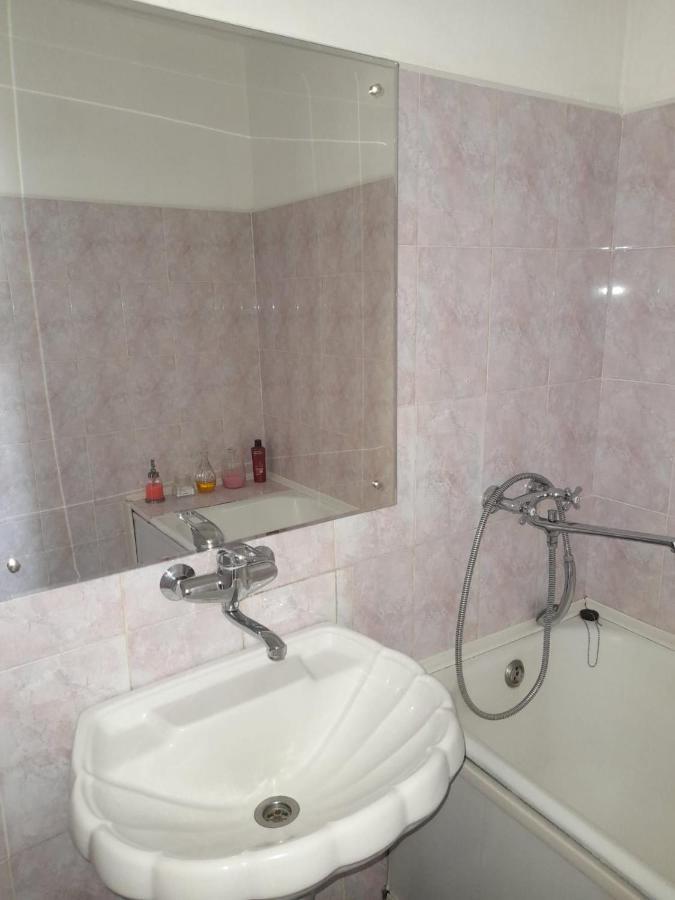Изумруд Apartment Oral Bagian luar foto