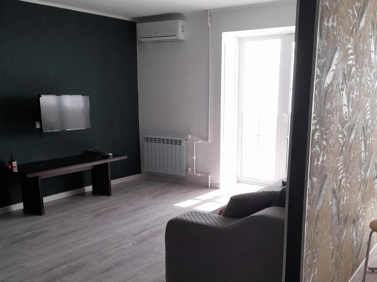 Изумруд Apartment Oral Bagian luar foto
